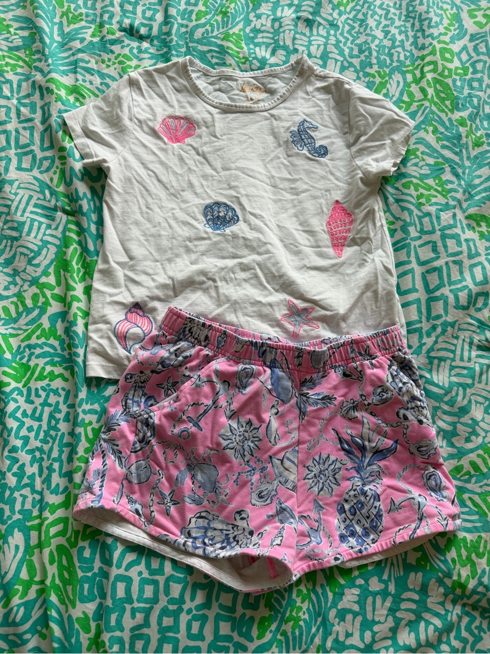 Girls Lilly Pulitzer set size large